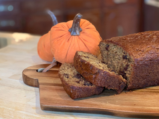 Pumpkin banana chocolate chip bread