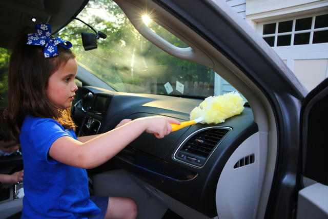 5 Ways to Clean Your Car with Kids