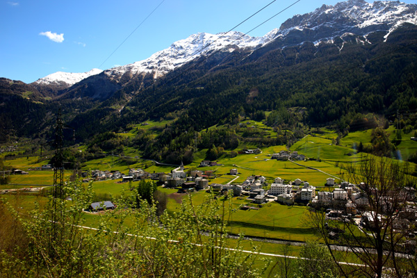 How to take a train into the alps from Italy