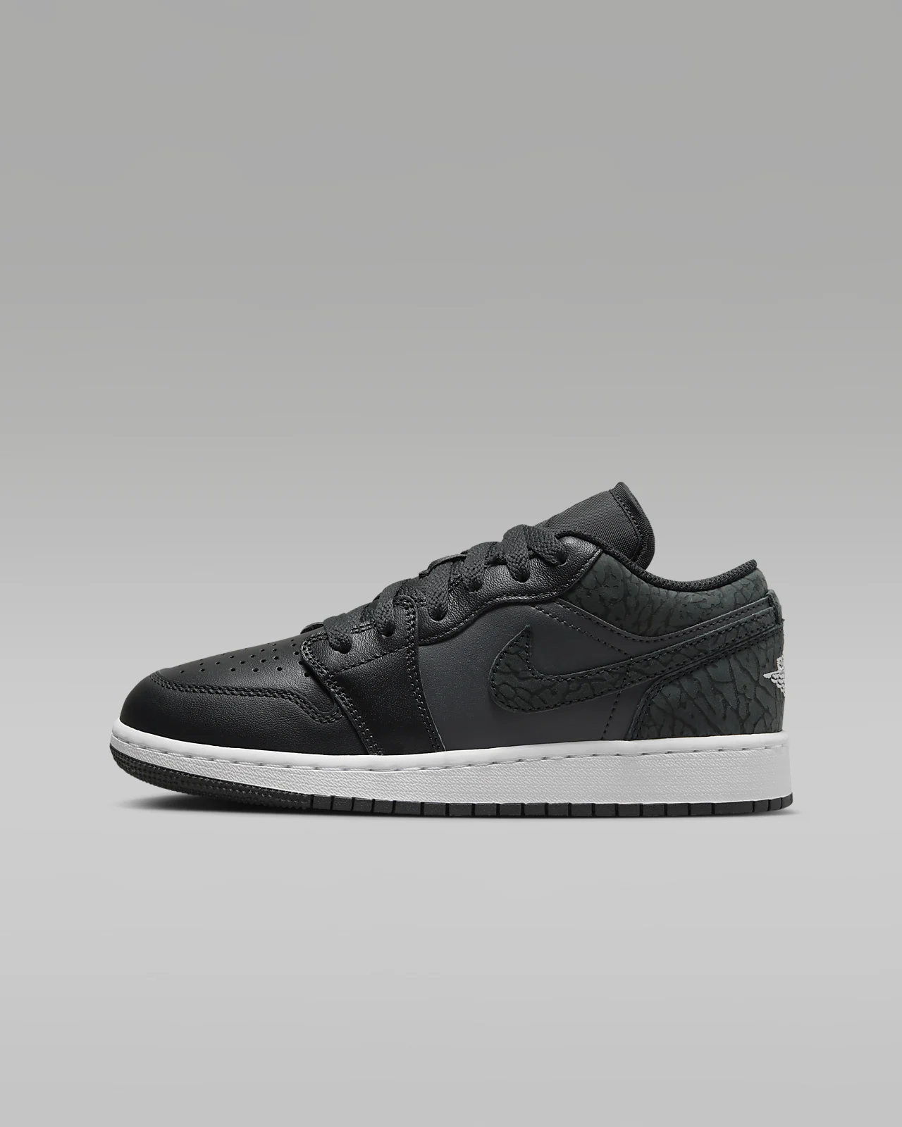 Air Jordan 1 Low SE shoe